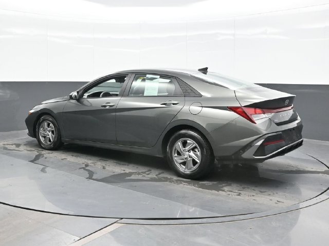 Used 2025 Gray Hyundai SE image 3