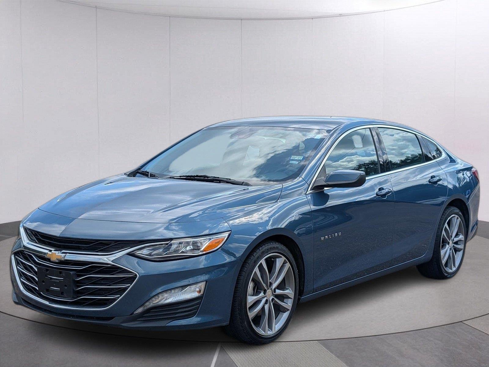 Used 2024 Lakeshore Blue Metallic Chevrolet 2LT image 1