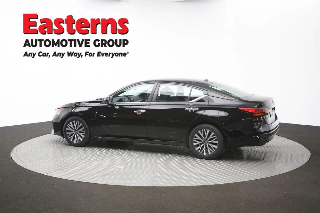 Used 2023 Black Nissan 2.5 SV image 61