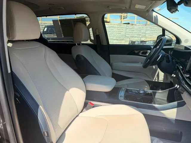 Certified Used 2025 Panthera Metal Kia SX Prestige image 25