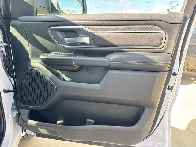 New 2026 Bright White Clear-Coat Exterior Paint RAM Big Horn/Lone Star image 15