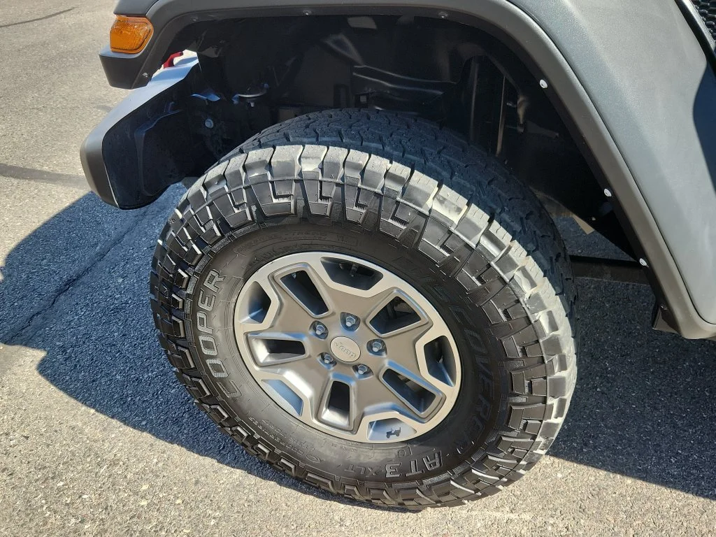 Used 2021 Black Jeep Unlimited Rubicon image 17