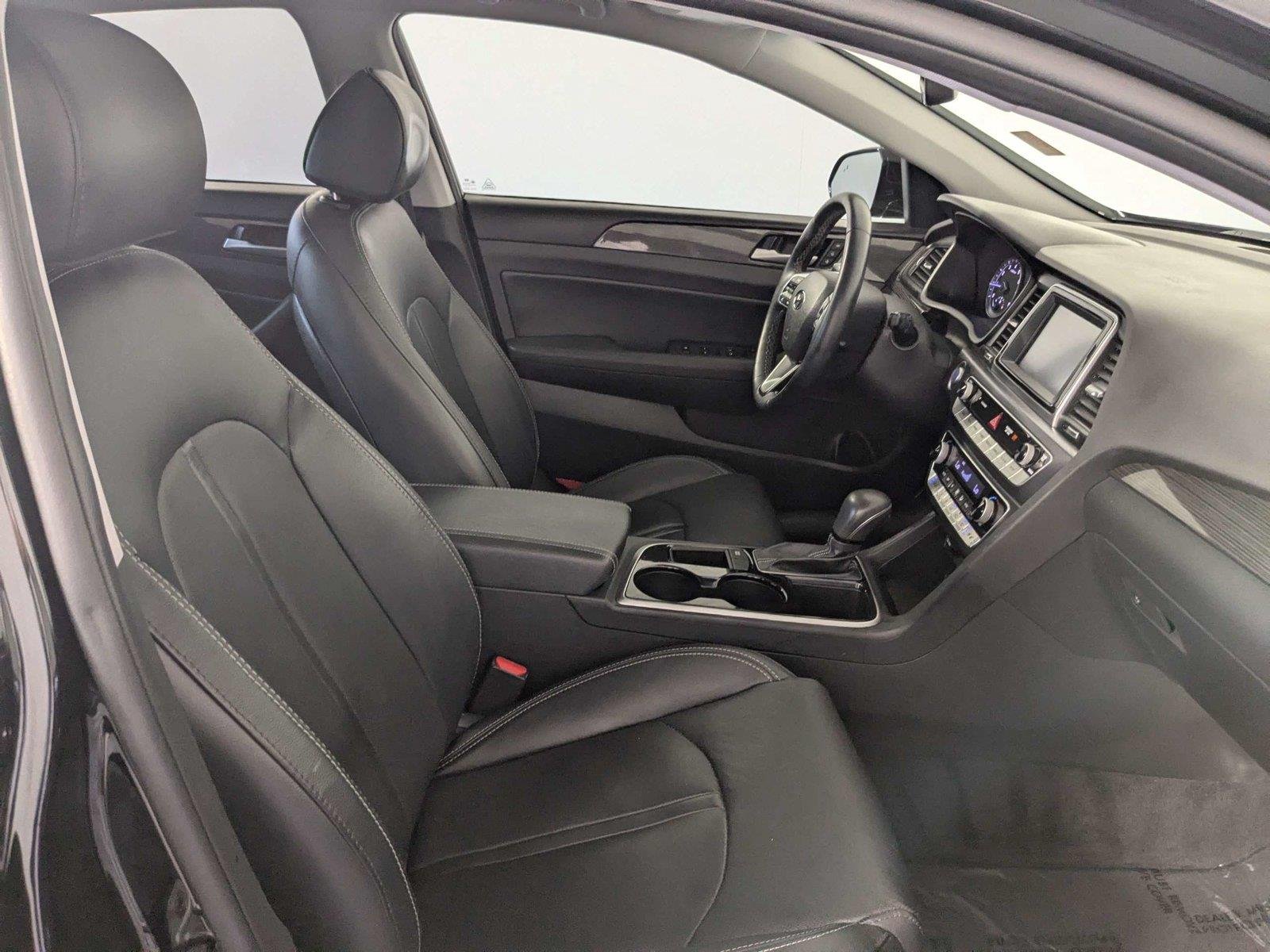 Used 2018 Phantom Black Hyundai Limited image 31