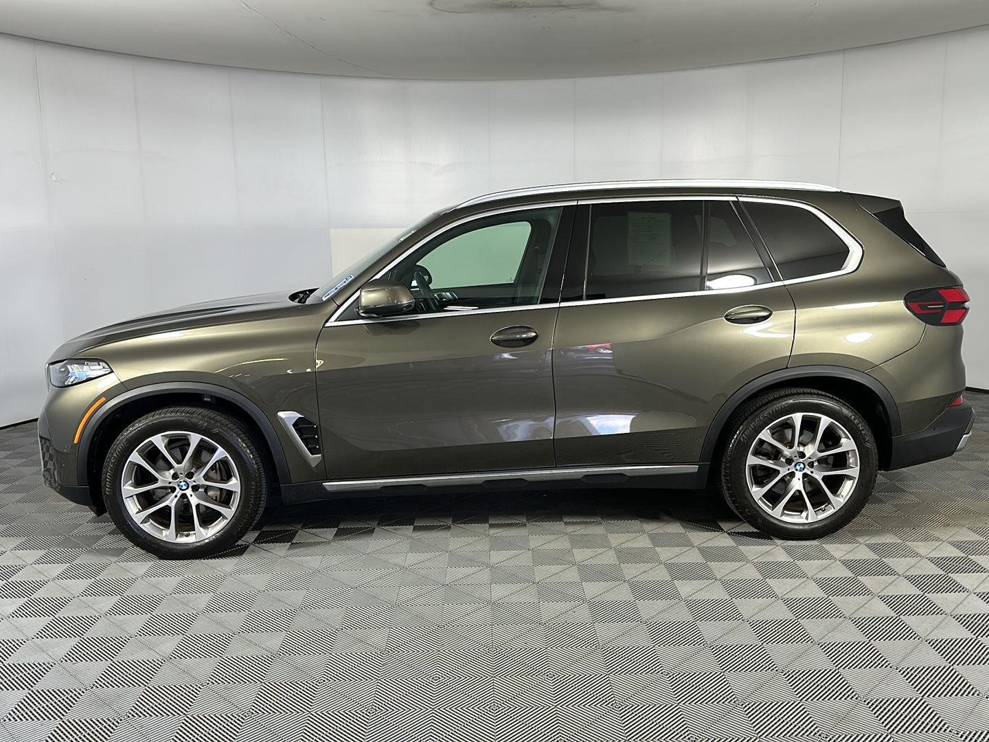 Used 2024 Manhattan Green Metallic BMW xDrive40i image 7