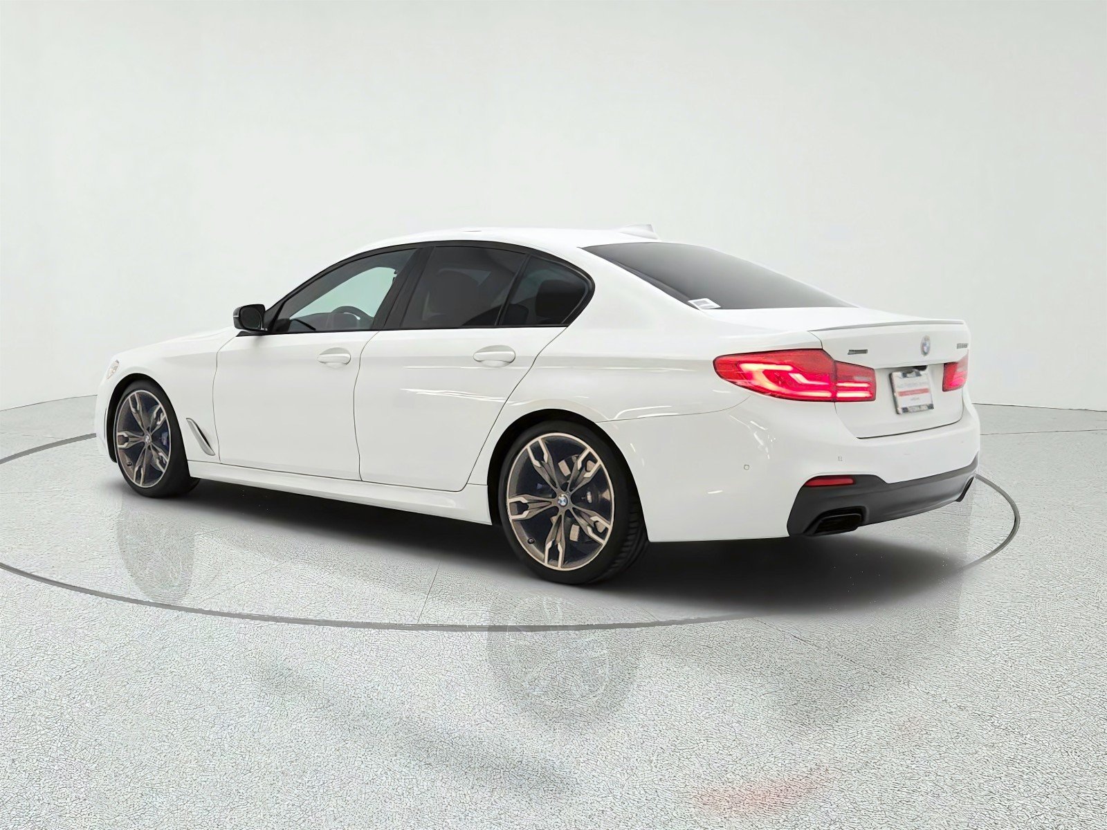 Used 2019 Alpine White BMW M550i xDrive Sedan image 7