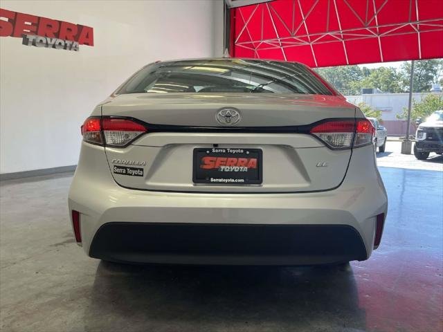 Certified Used 2025 CLASSIC SILVER METALLIC Toyota  image 3