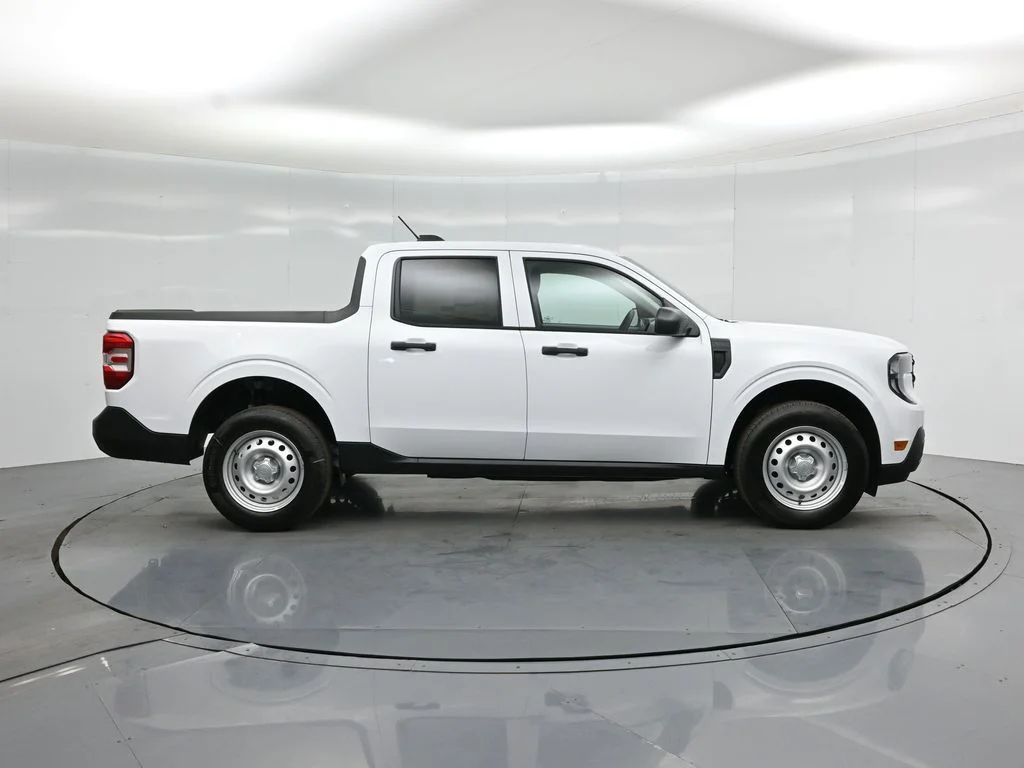 New 2026 Oxford White Ford XL image 21
