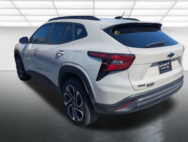 New 2026 White Sands Chevrolet 2RS image 2