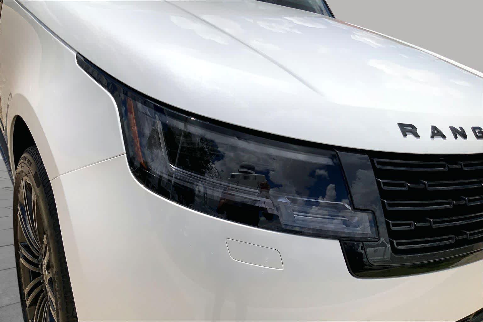 Used 2025 Fuji White Land Rover Autobiography image 35