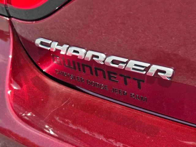 Used 2023 Red Dodge SXT image 31
