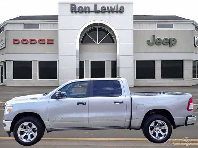 2023 RAM 1500 Big Horn/Lone Star 4x4 Crew Cab 5'7's photo