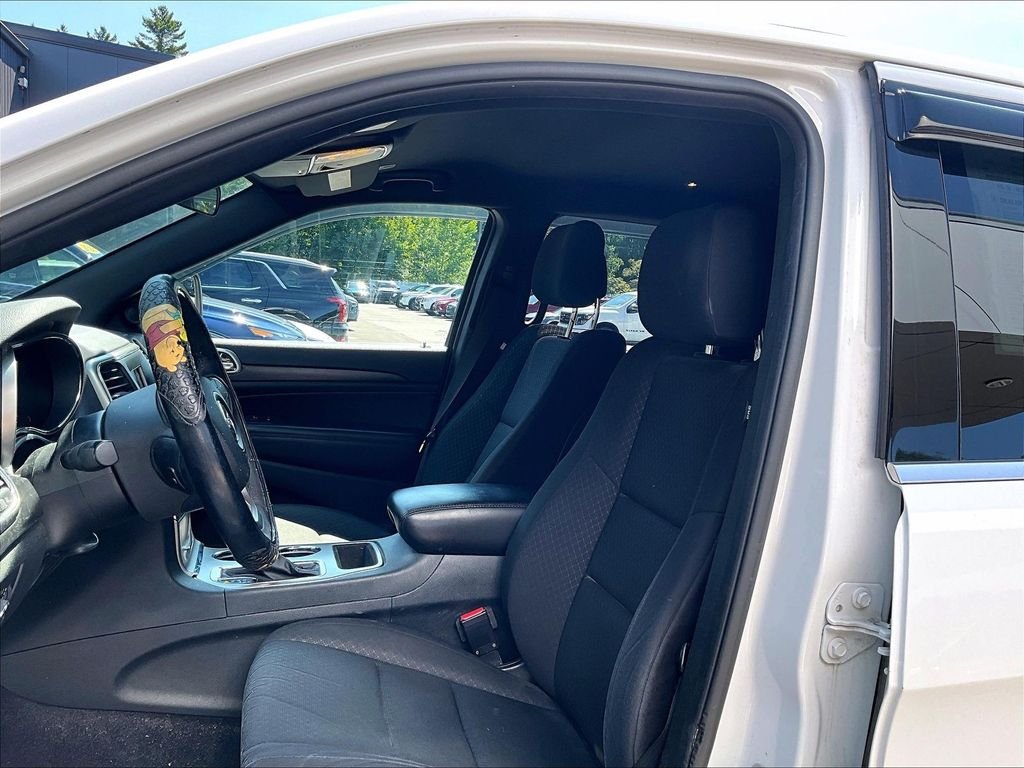 Used 2018 White Jeep Laredo image 7