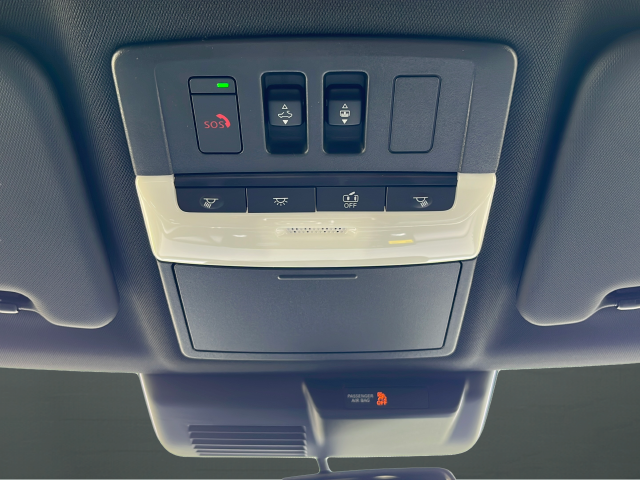 Used 2025 White Mitsubishi SEL Black Edition image 16