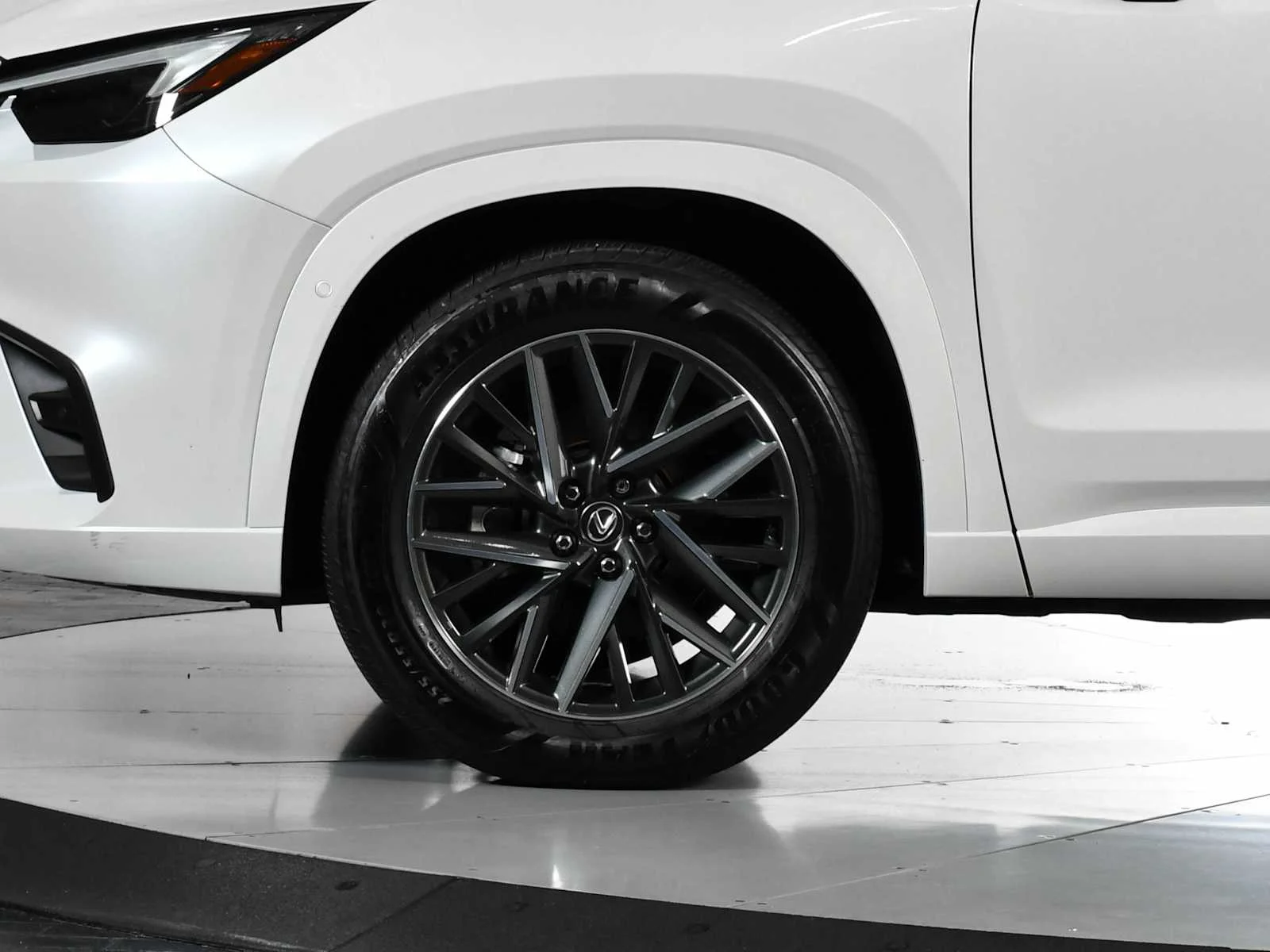 Certified Used 2025 Wind Chill Pearl Lexus Premium image 10