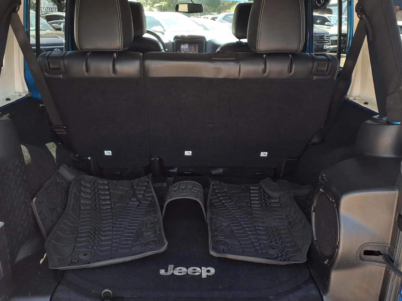 Used 2014 Blue Jeep Unlimited Sahara image 8