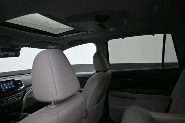 2022 Honda Pilot Touring - Photo 20
