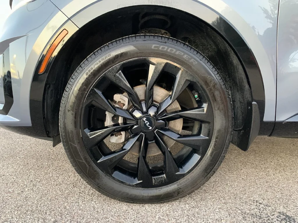 Used 2022 Silver Kia SX image 34