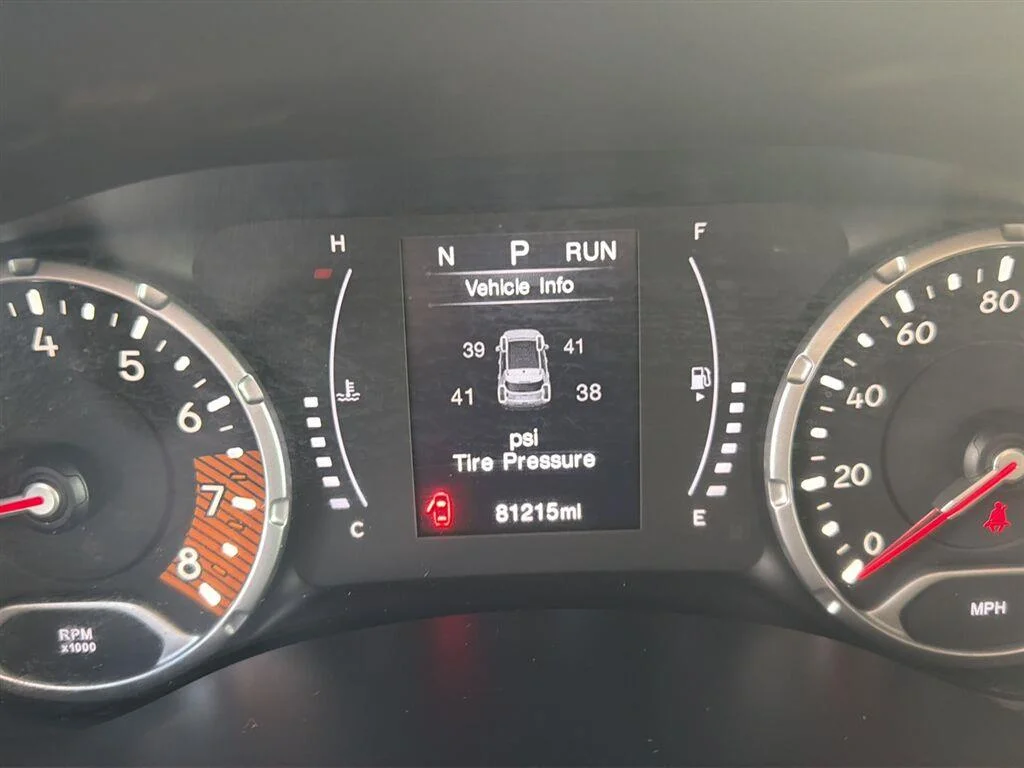 Used 2020 Sting-Gray Clearcoat Jeep Latitude image 2