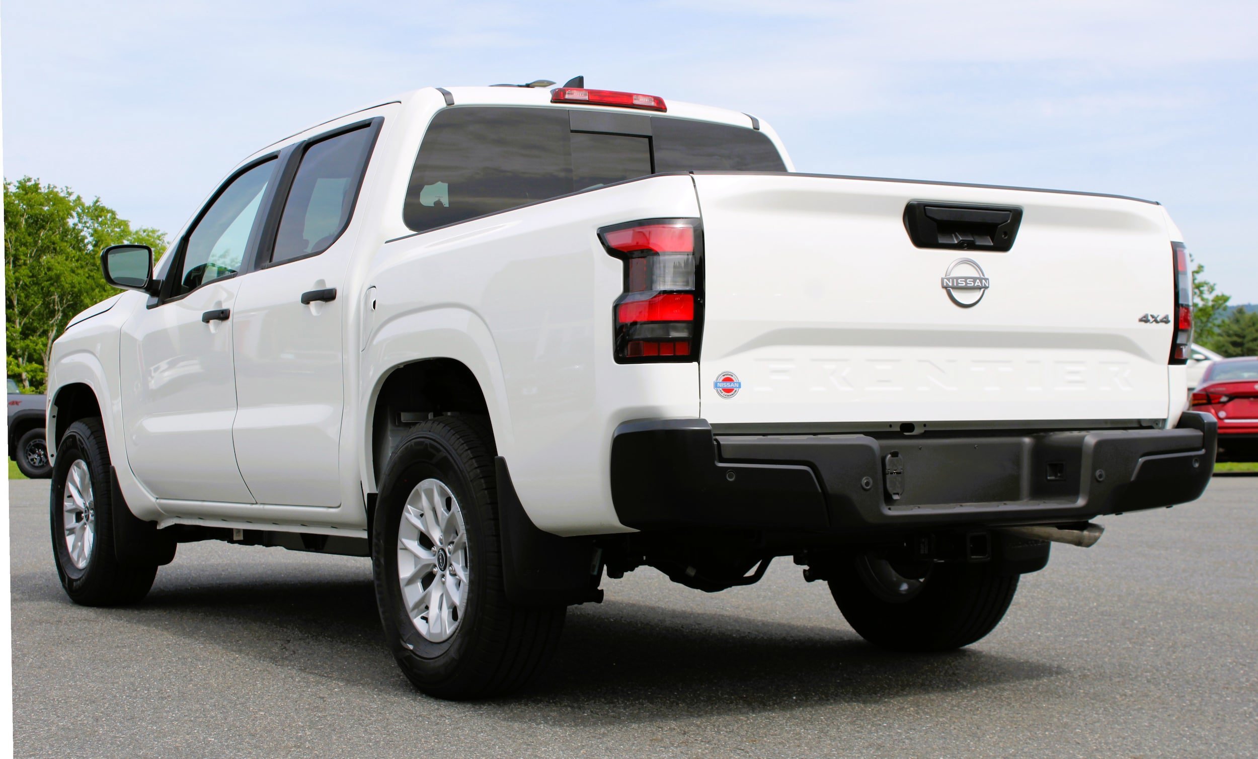 New 2026 Glacier White Nissan Crew Cab S image 10