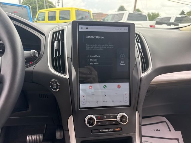 Used 2023 White Ford SEL image 18