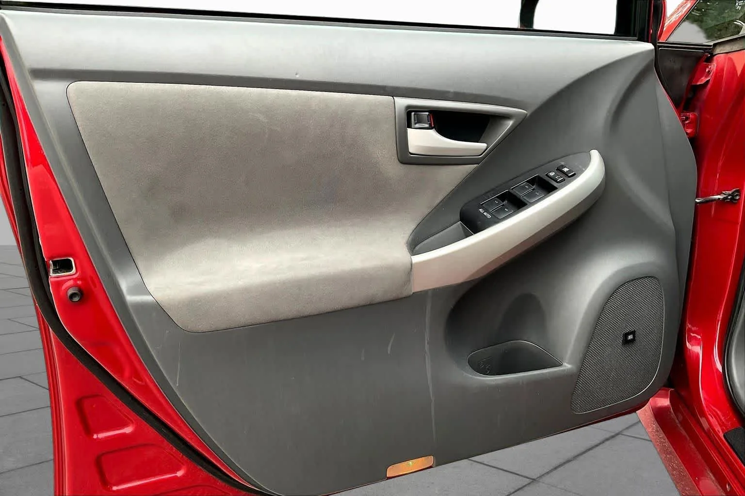 Used 2010 Barcelona Red Metallic Toyota III image 21
