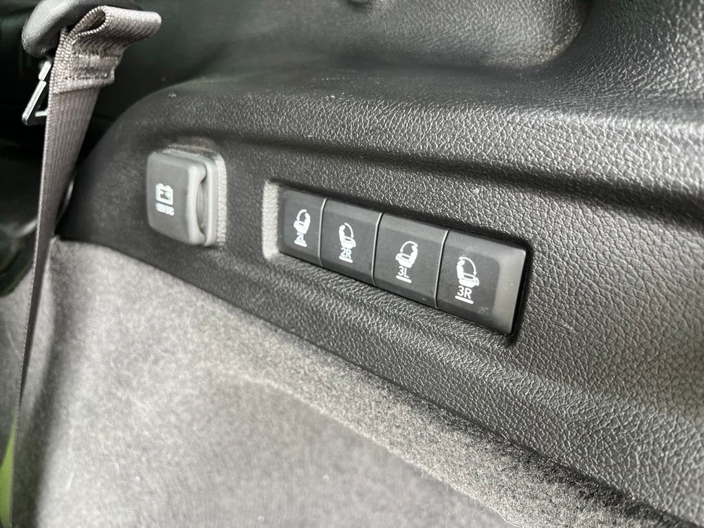 Used 2021 Silver Jeep Overland image 35