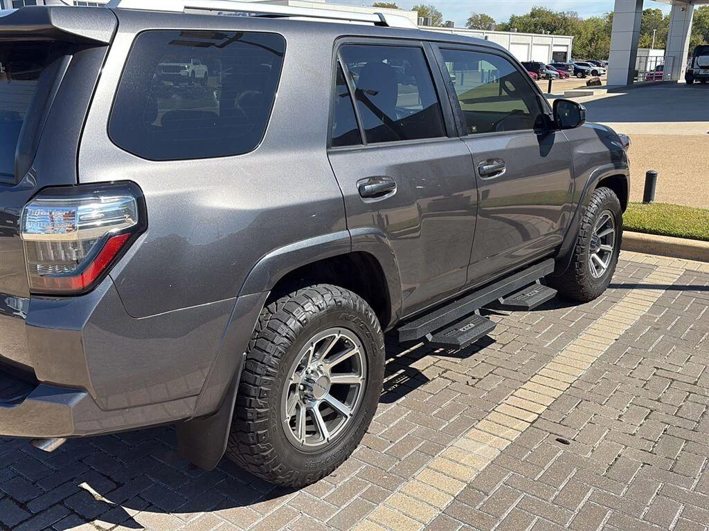 Used 2018 MAGNETIC GRAY METALLIC TOYOTA  image 4