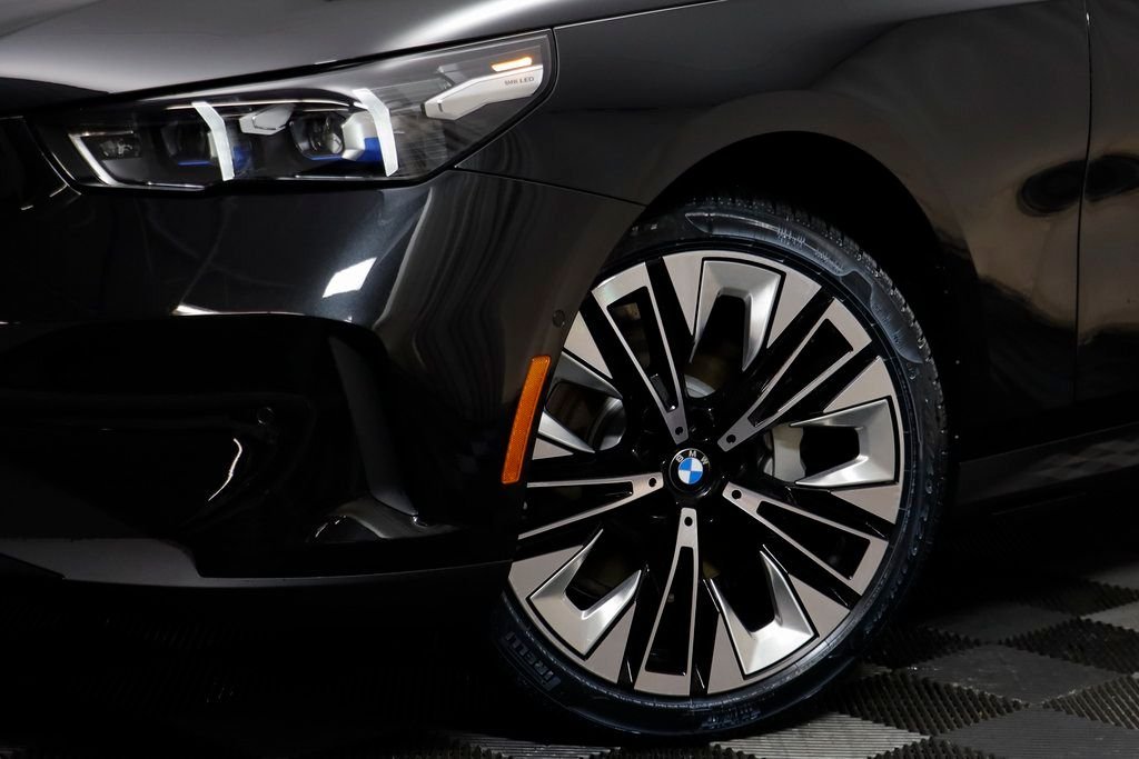 New 2026 Black Sapphire Metallic BMW 530i xDrive image 3