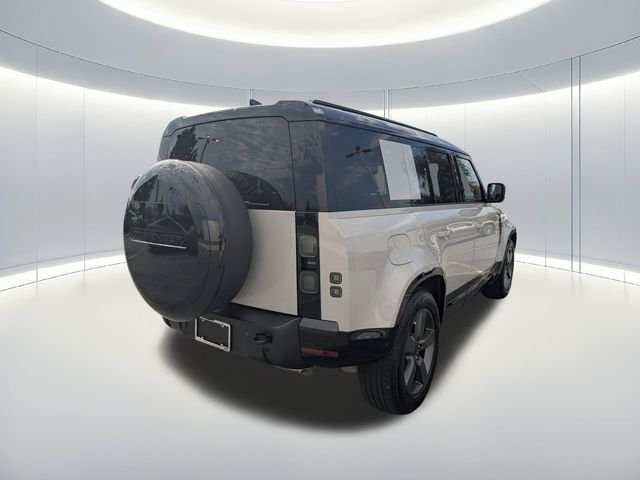 Used 2026 Gray Land Rover X-Dynamic SE image 5