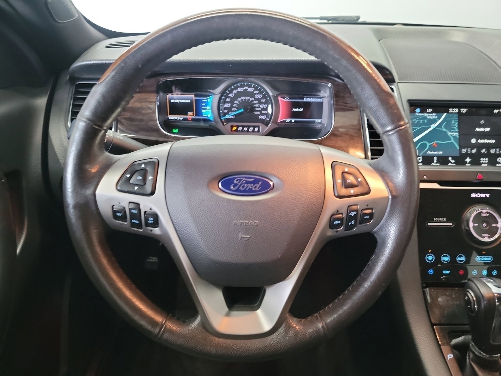 Used 2017 White Gold Metallic Ford Limited image 17