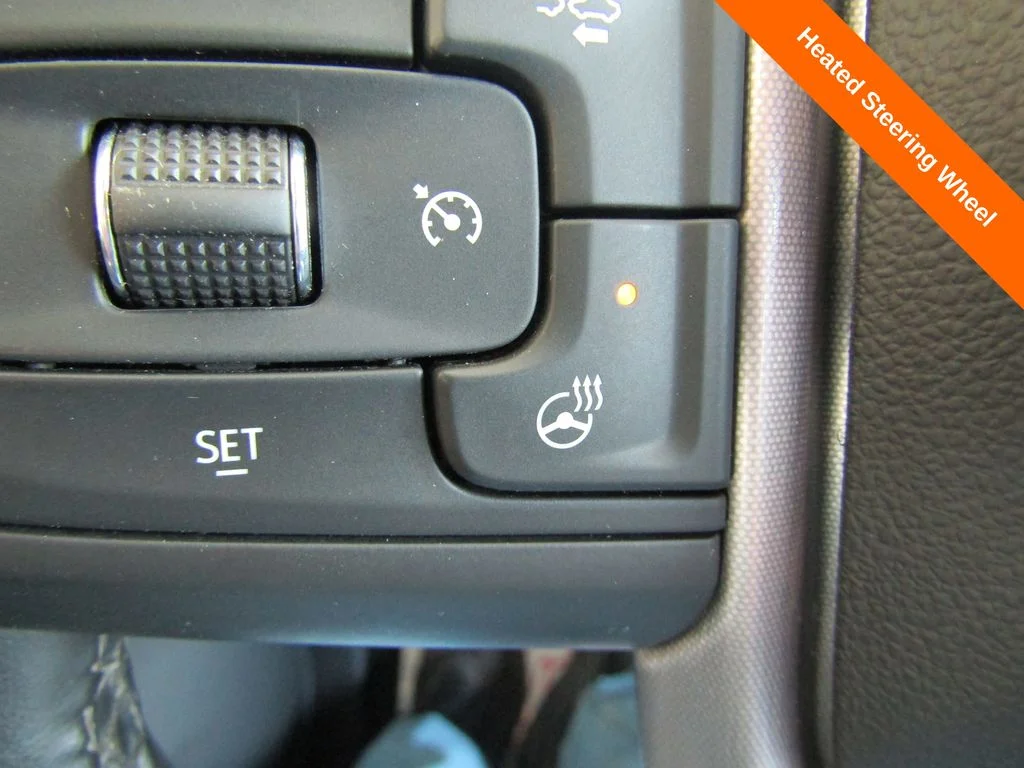 Used 2025 Silver GMC SLT image 9