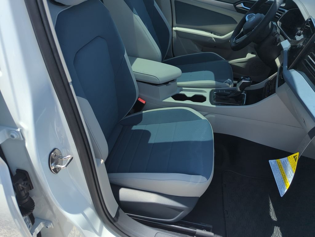 New 2026 White Volkswagen 1.5T SE image 37