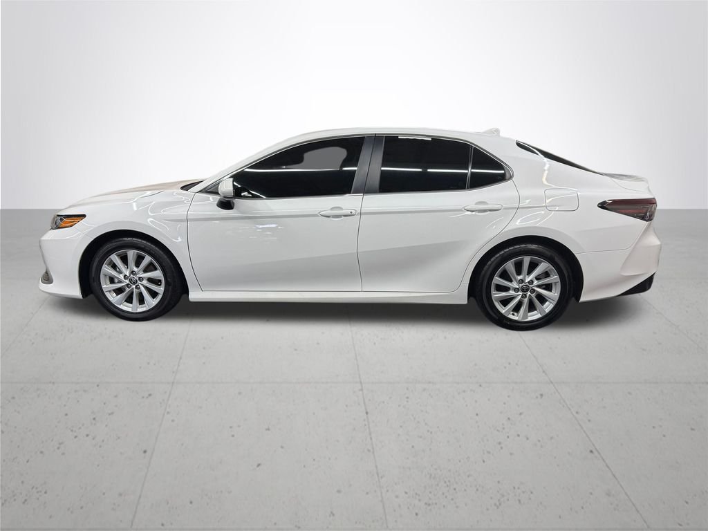 Used 2024 Ice Toyota LE image 3
