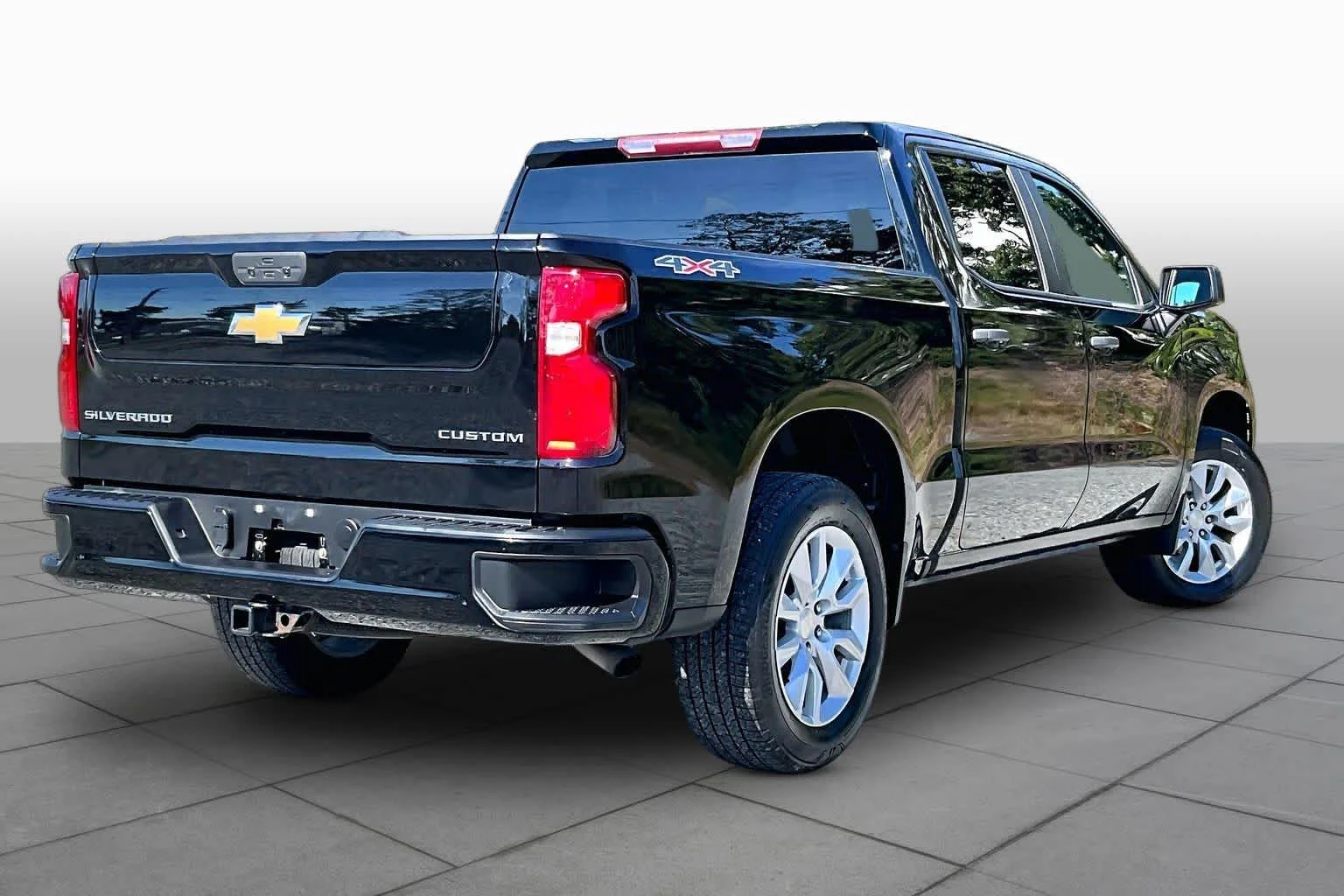 Used 2022 Black Chevrolet Custom image 13