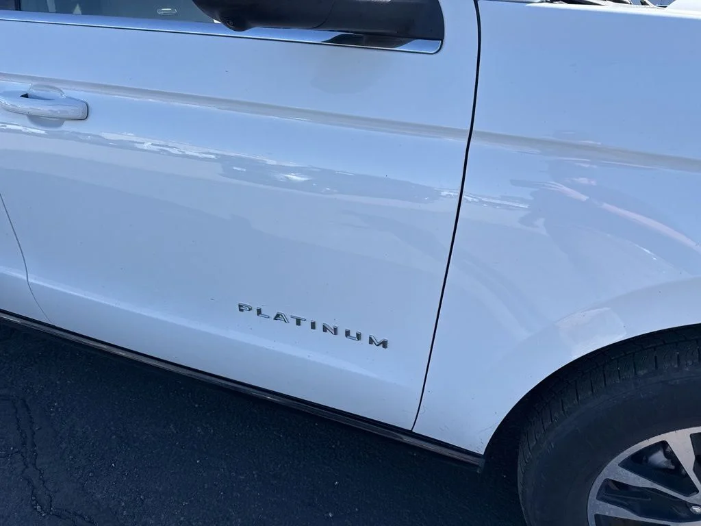Certified Used 2025 Oxford White Ford Platinum image 4