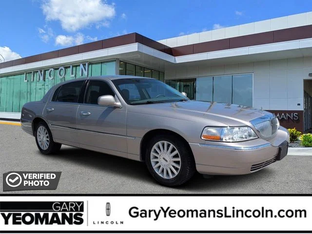 2003 Lincoln Town Car Executive