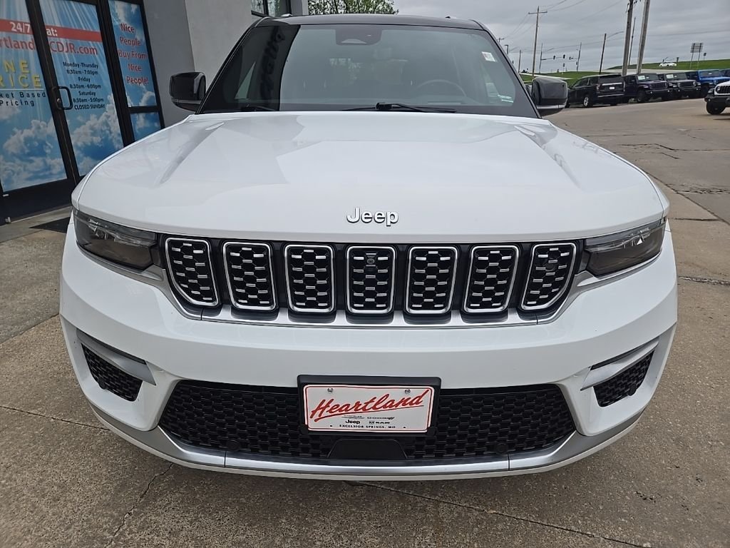 Used 2022 White Jeep Summit Reserve image 17