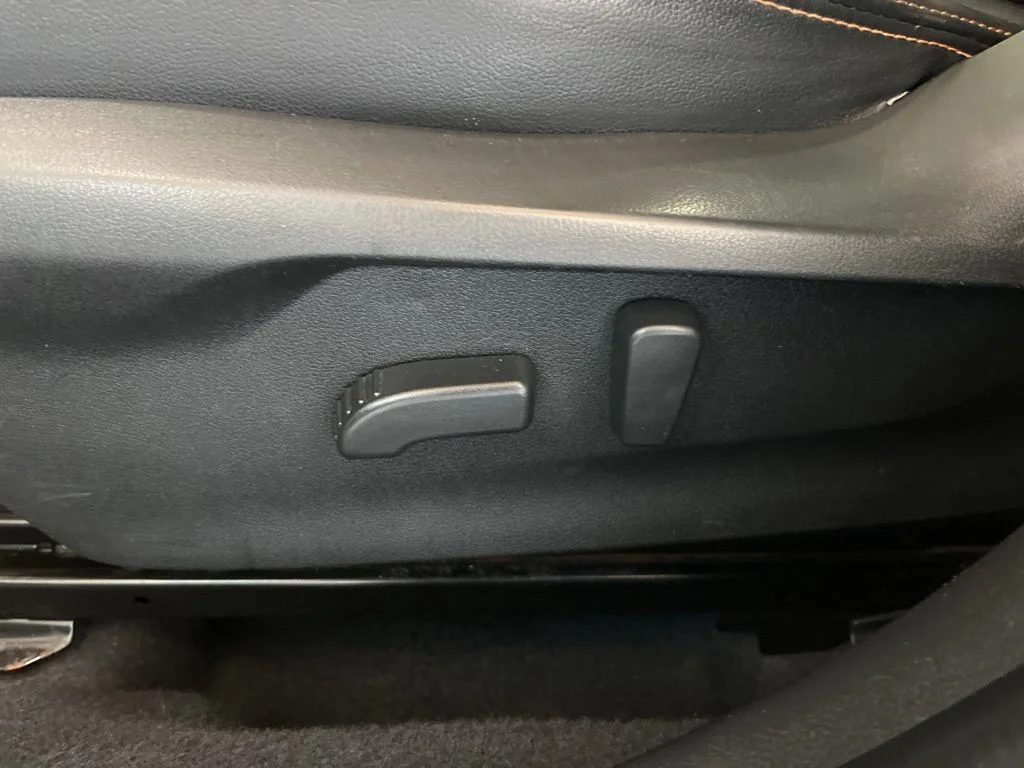 Used 2019 Silver Subaru 2.0i Limited image 24