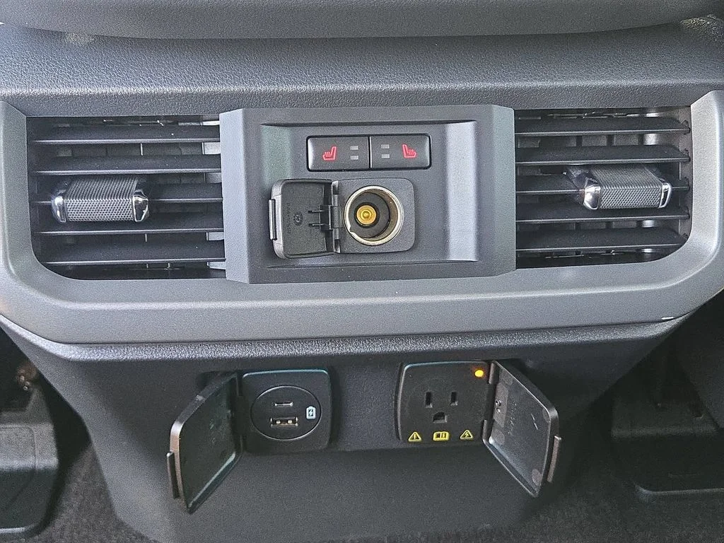 Used 2021 Black Ford Lariat image 43