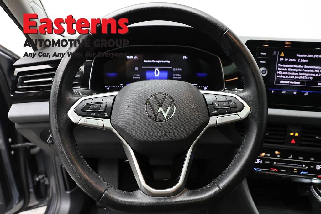 Used 2025 Gray Volkswagen 1.5T SE image 10