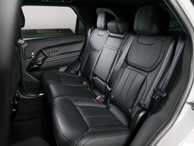 New 2026 Borasco Grey Land Rover Dynamic SE image 5