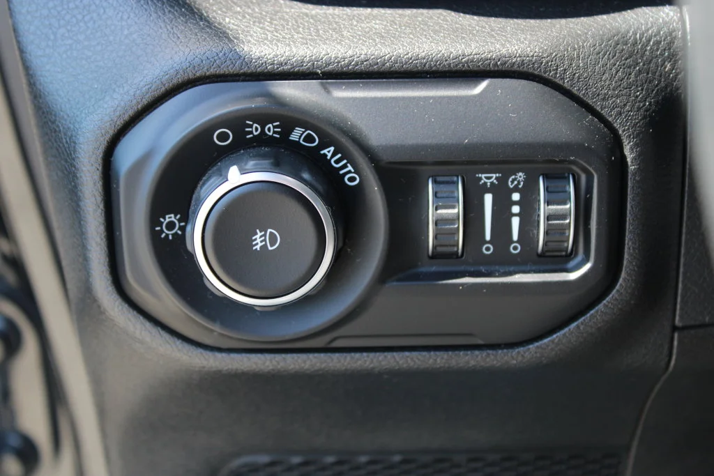 Used 2018 Black Jeep Unlimited Sahara image 27