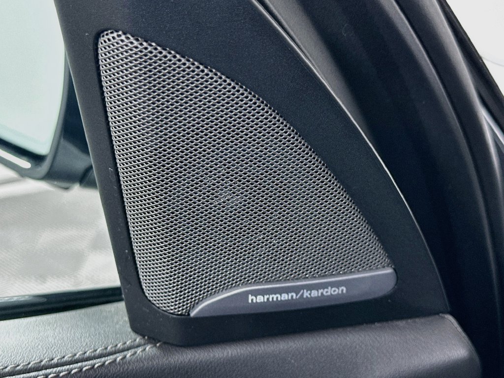 Used 2023 Skyscraper Grey Metallic BMW xDrive40i image 19