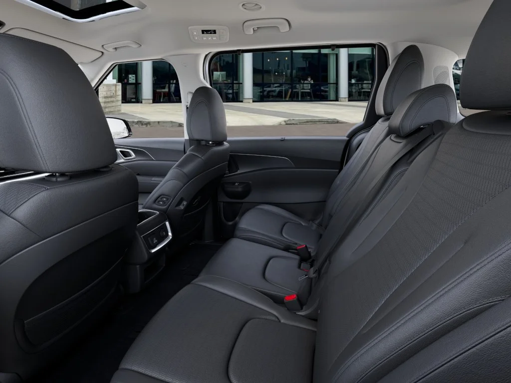 New 2027 Snow White Pearl Kia SX Prestige image 18