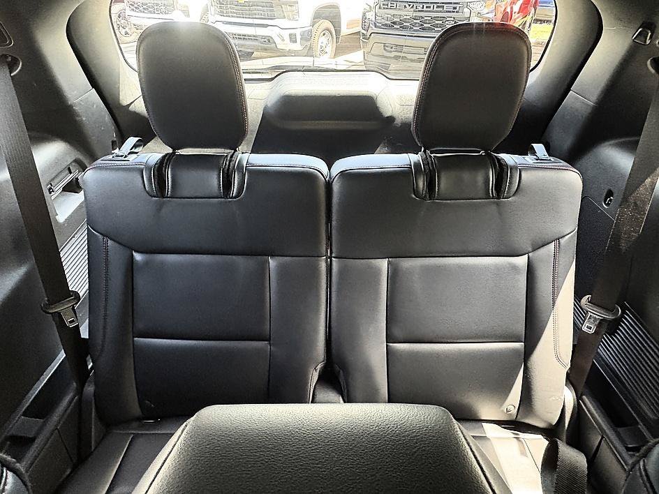 Used 2025 Black Metallic Ford ST-Line image 12