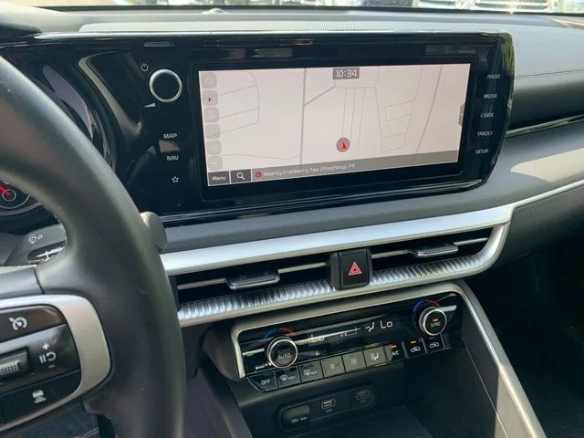 Used 2024 White Kia GT-Line image 23