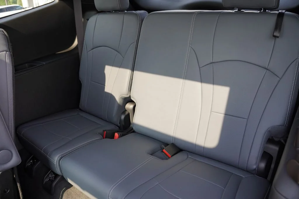 Used 2024 Ebony Twilight Metallic Buick Essence image 18
