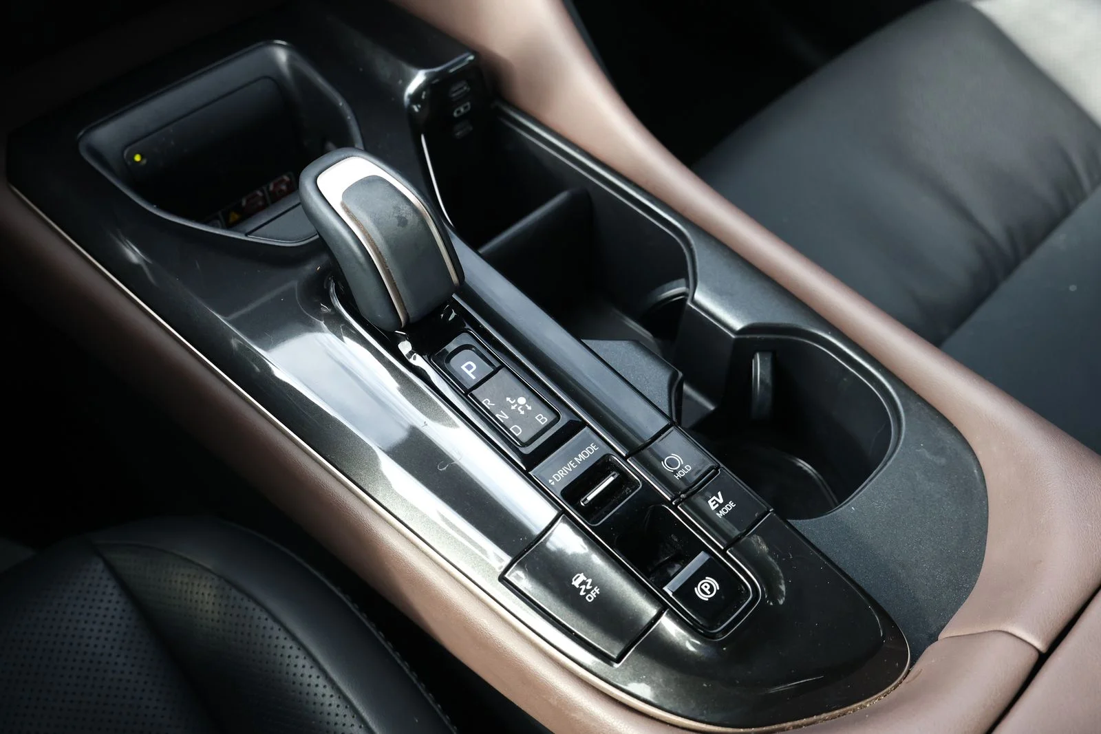 Used 2024  Toyota Limited image 24