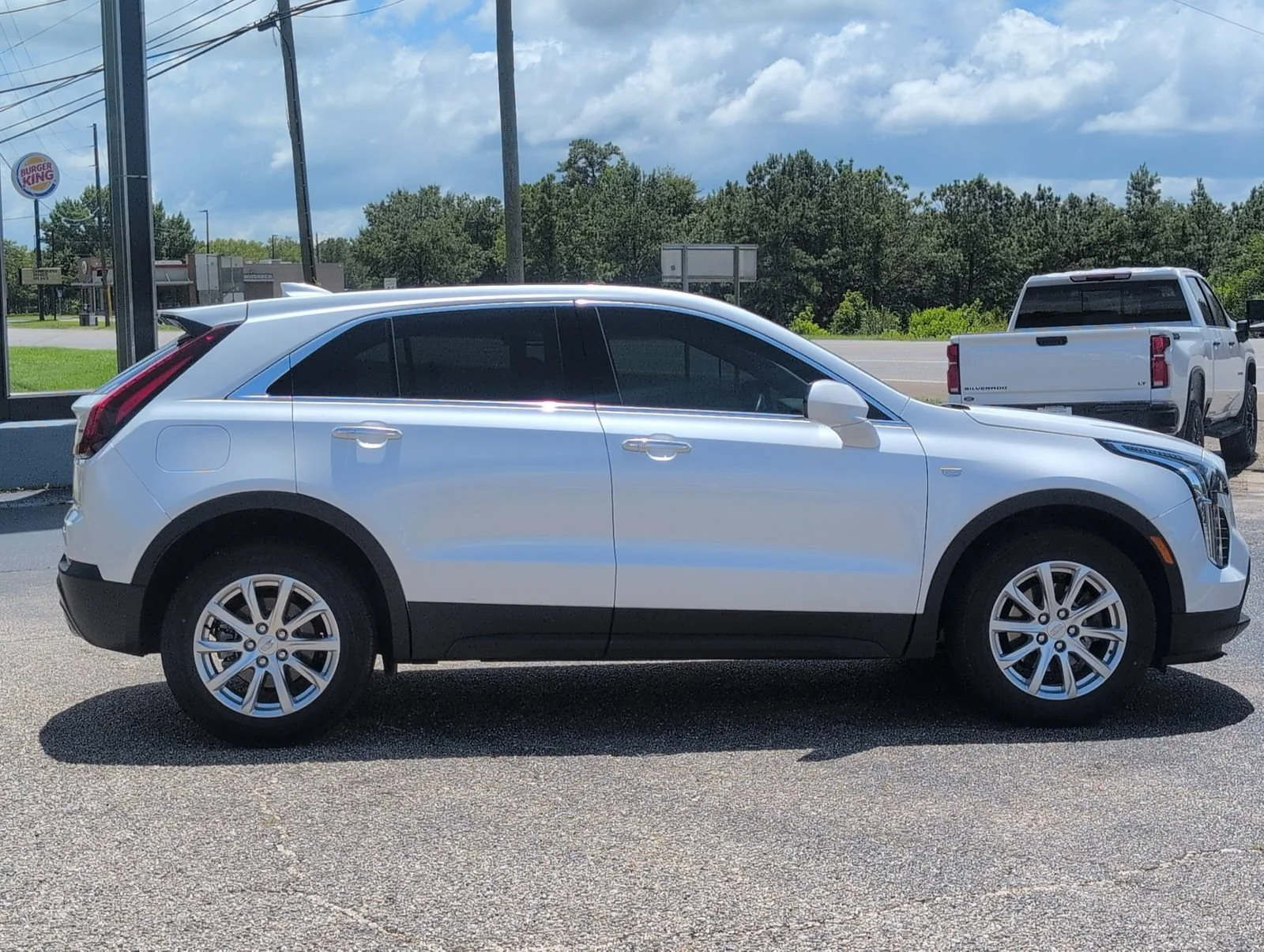 Used 2023 Crystal White Tricoat Cadillac Luxury image 8