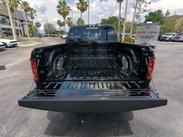 New 2026 Diamond Black Crystal Pearl-Coat Exterior Paint RAM Tradesman image 14